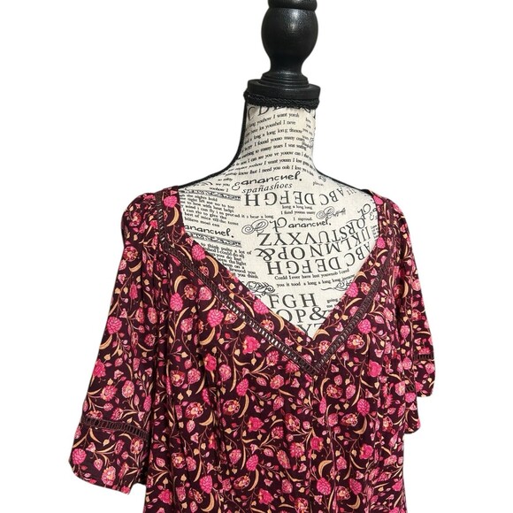 Old Navy Women TOP 3X Boho Burgandy Pink Floral Crocheted V-Neck Flowy - Picture 2 of 10